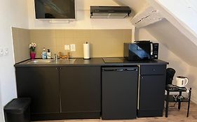 Residence 3 Studios De Charme Dans Centre Proche Cathedrale, Parking Possible A Prox